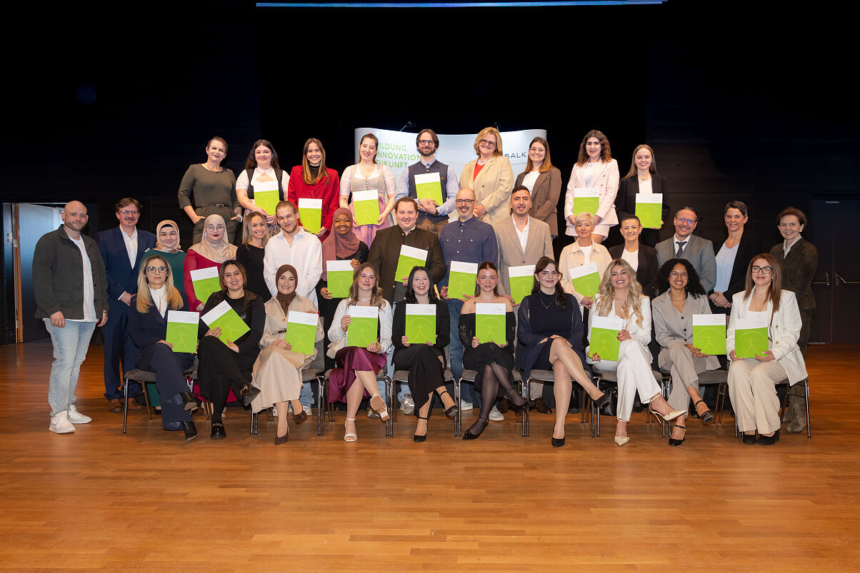  Zeugnisverleihung an der Gesundheits- und Krankenpflegeschule der Salzburger Landeskliniken.