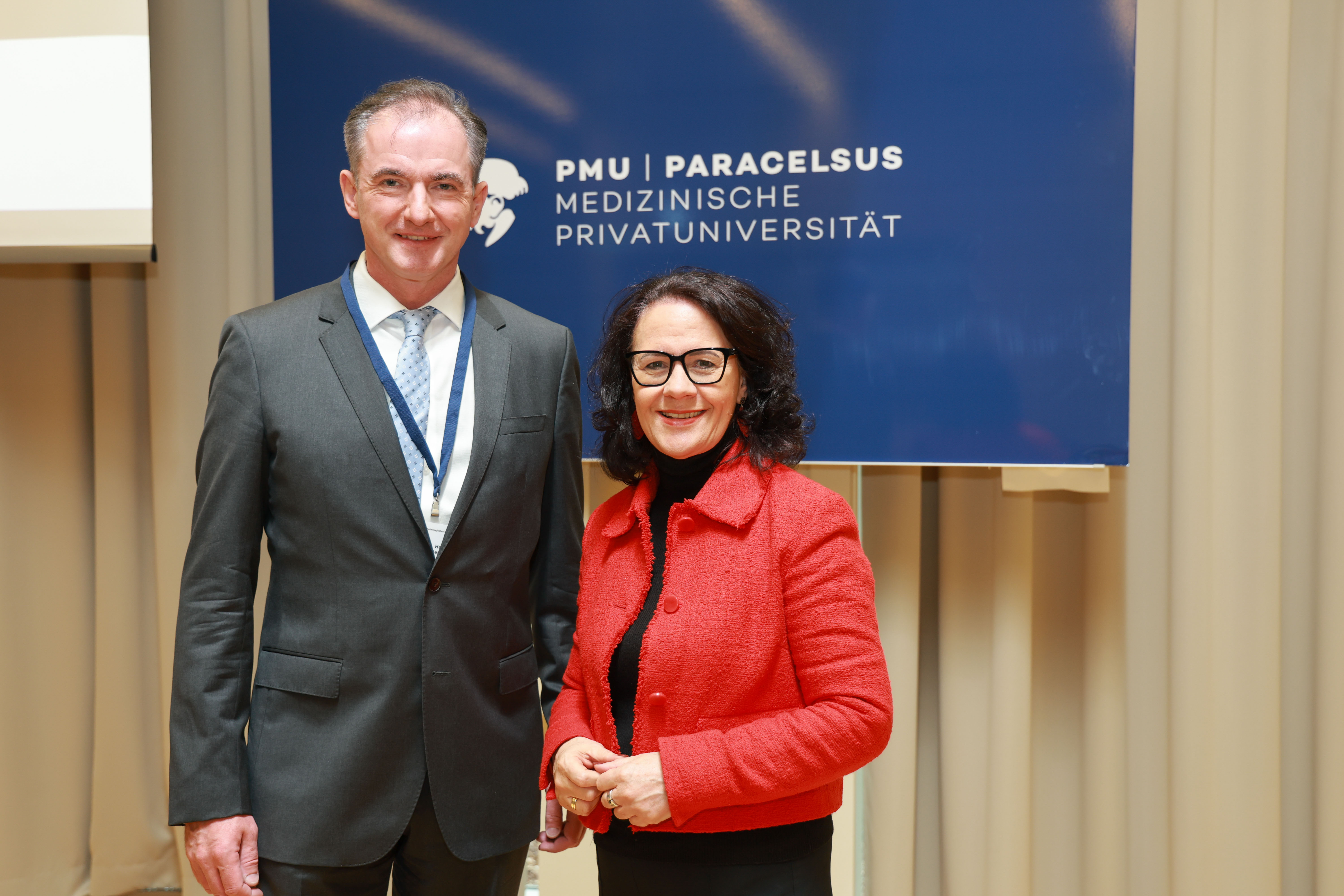 LR Mag. Daniela Gutschi und Prim. Univ. Prof. Dr. Herbert Reitsamer