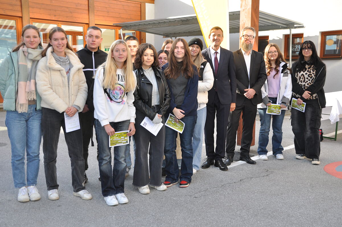 Pongauer Schülerinnen und Schüler auf Entdeckungstour im Krankenhaus