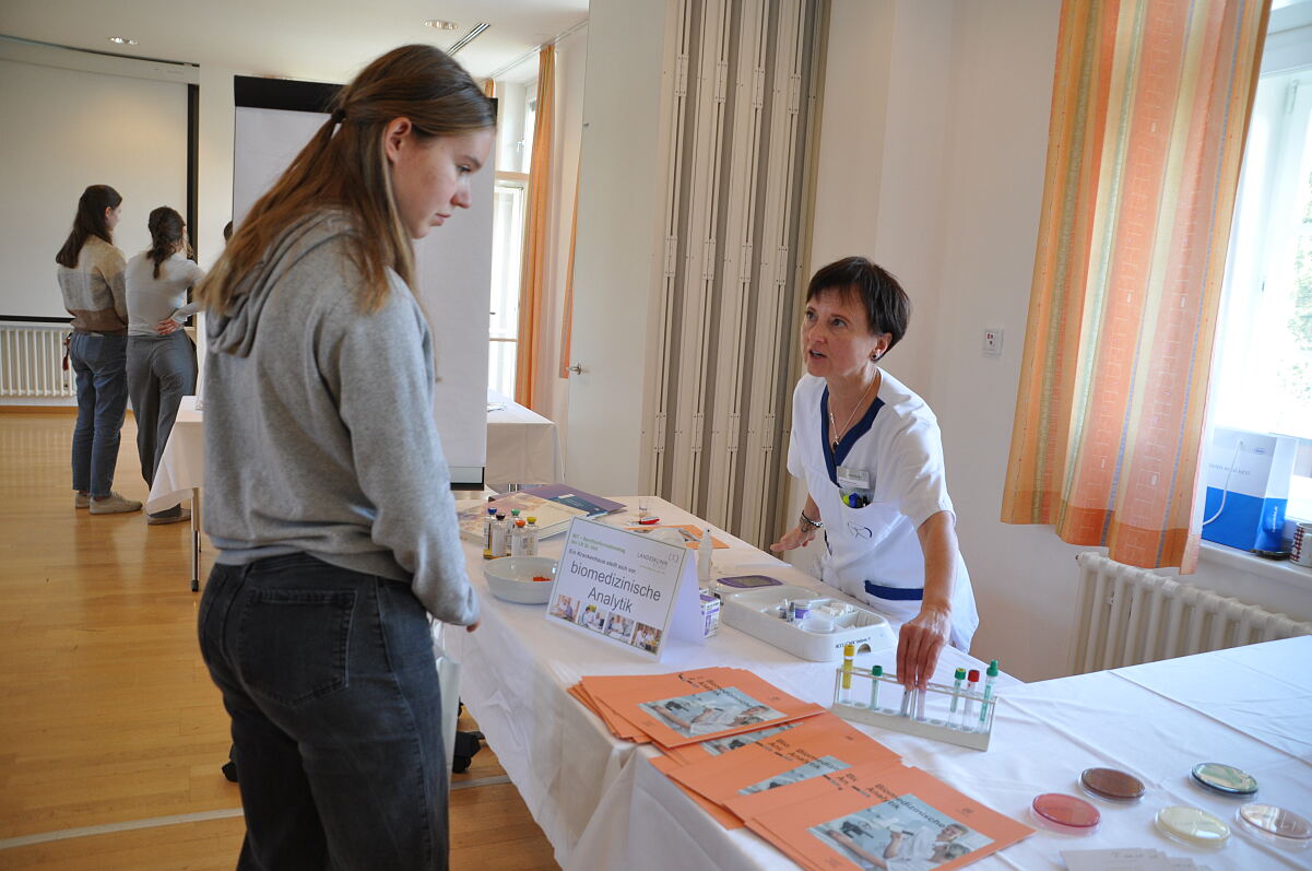 Pongauer Schülerinnen und Schüler auf Entdeckungstour im Krankenhaus