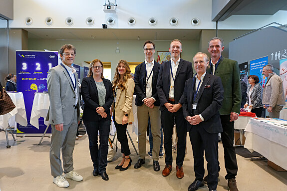 27. Salzburger Ophtalmologisches Symposium (v. l.): Prof. Oliver Zeitz (Berlin), Prof. Marion Munk (Wien), Dr. in Sandra Stuppner (Augenklinik Salzburg), Dozent Georg Mossböck (Graz), Dr. Patrick Schernthaner (Augenklinik Salzburg), Prof. Anselm Jünemann (Erlangen), Gastgeber und Klinikvorstand Prof. Herbert Reitsamer.