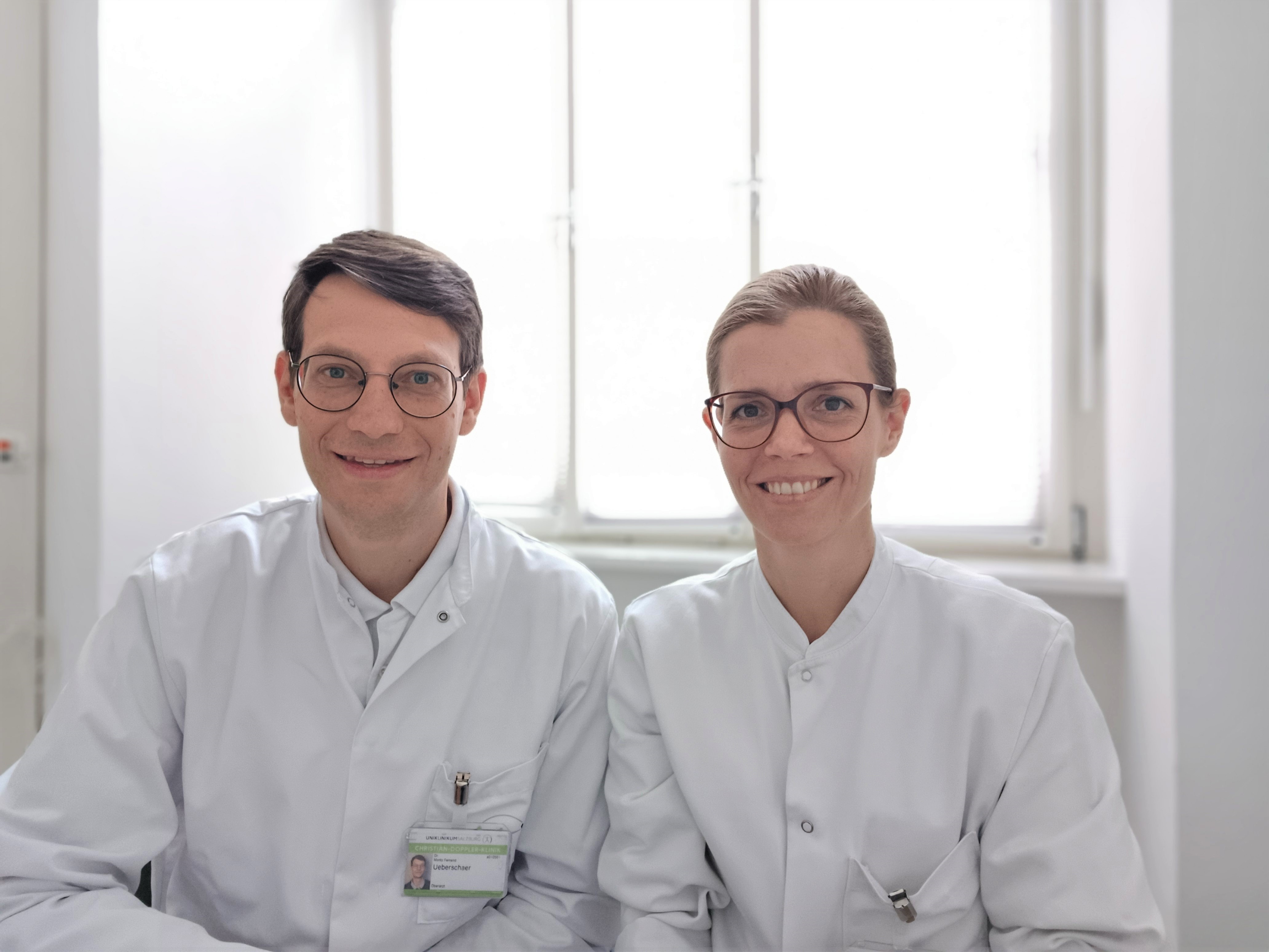 Dozent Moritz Ueberschaer und Oberärztin Lenka Vargova haben die Interdisziplinäre Ambulanz zur Abklärung von Tumoren der Hirnanhangdrüse ins Leben gerufen.