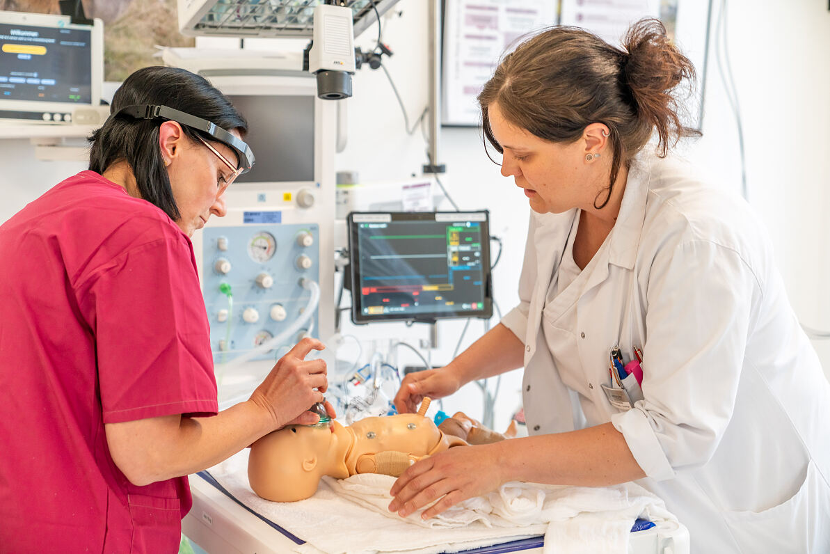 Patientensicherheit: In der Landesklinik Tamsweg finden regelmäßig Reanimations-Schulungen für Neugeborene statt.