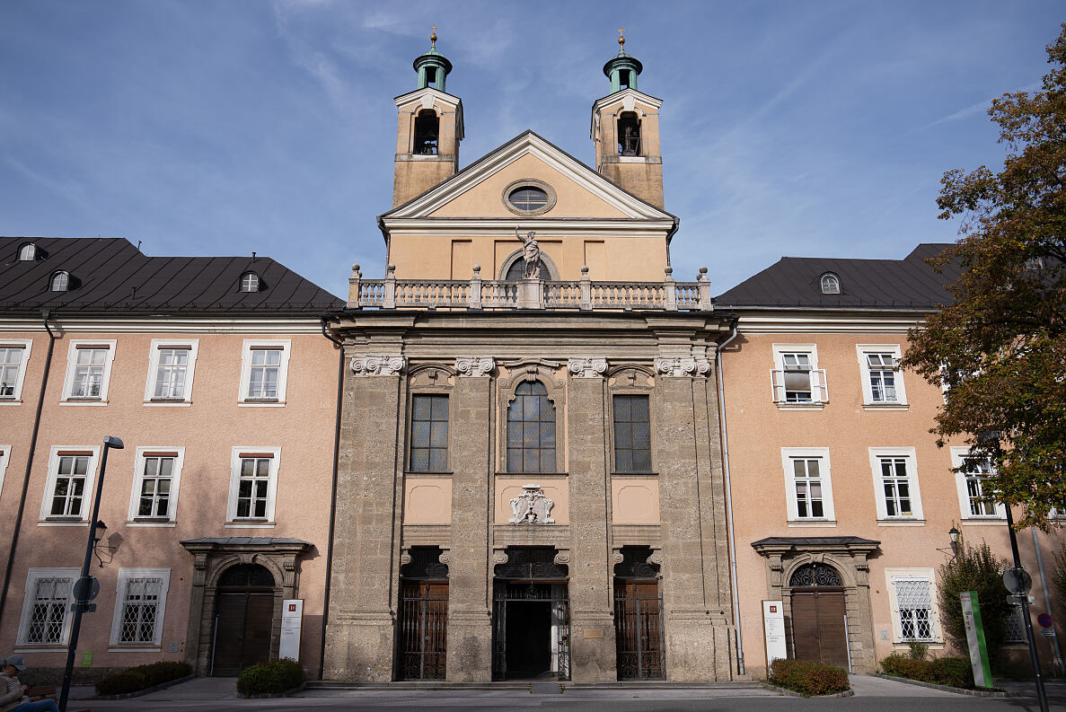 3. Dezember: Tag der offenen Kirchentür am Uniklinikum Salzburg Campus LKH