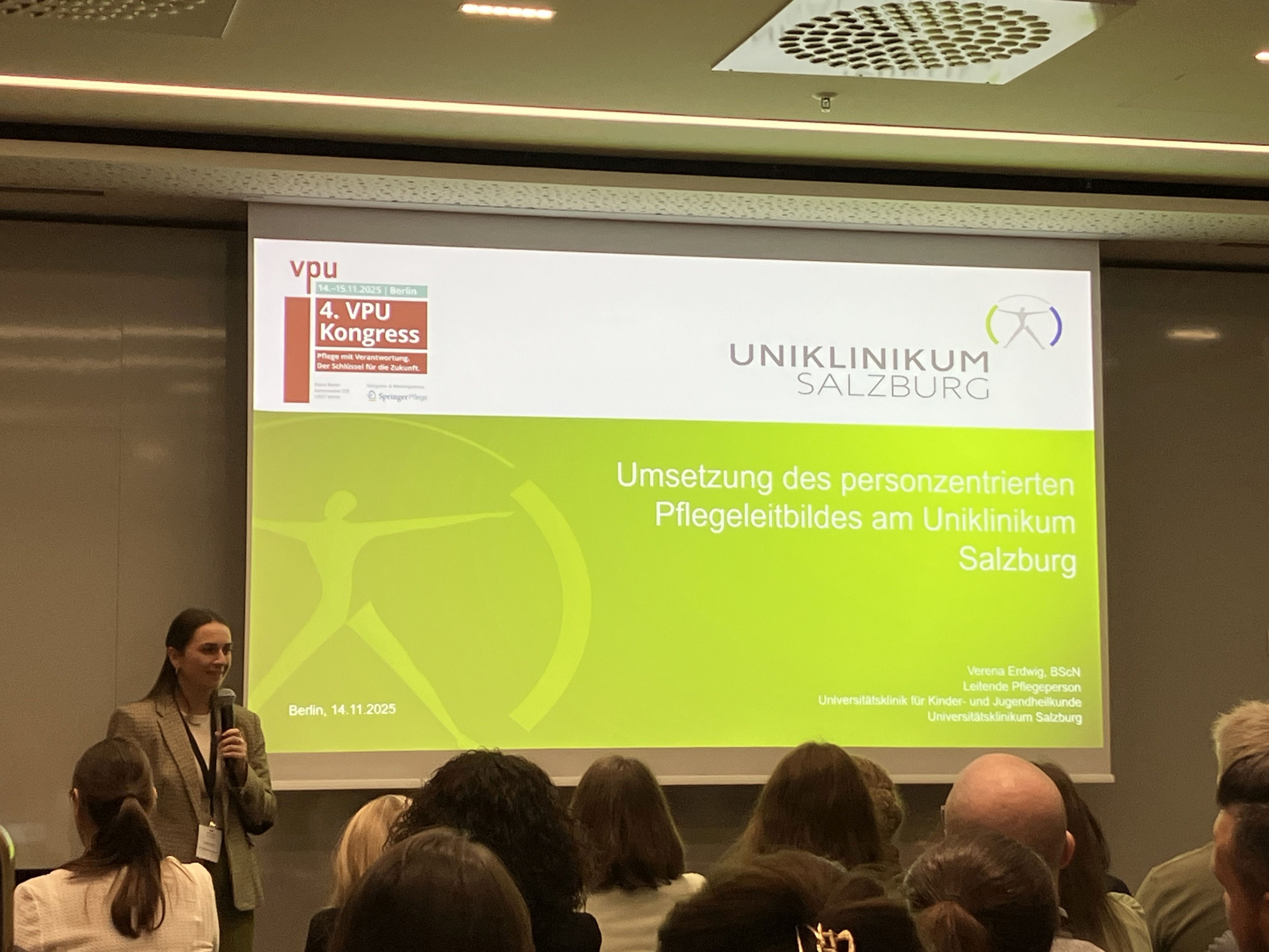 Für das Uniklinikum Salzburg war die leitende Pflegeperson Verena Erdwig, BScN, mit dabei.